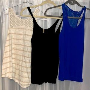 Tank top bundle. All size medium.